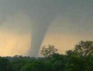  Avvistate sfere di luce vicino al tornado dell'Oklahoma