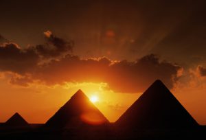 Egitto: avvistamento Ufo sopra le Piramidi