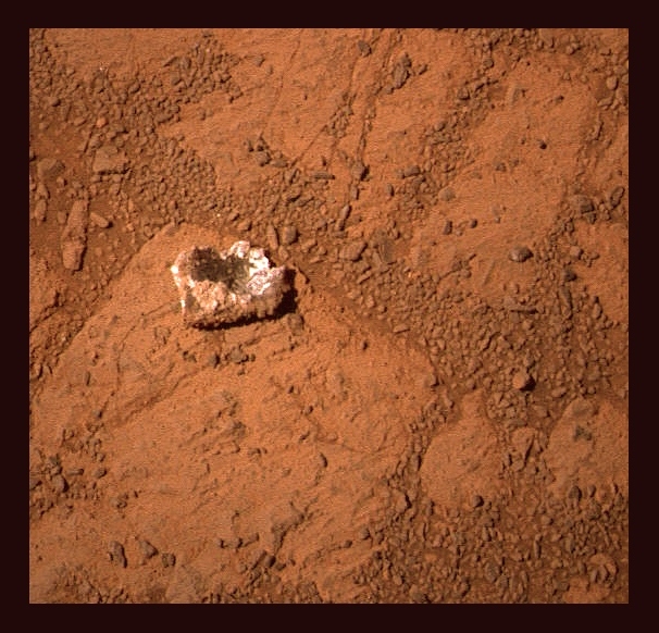 Opportunity: su Marte appare una roccia vagante