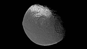 Misteriose strutture su Giapeto, una luna di Saturno